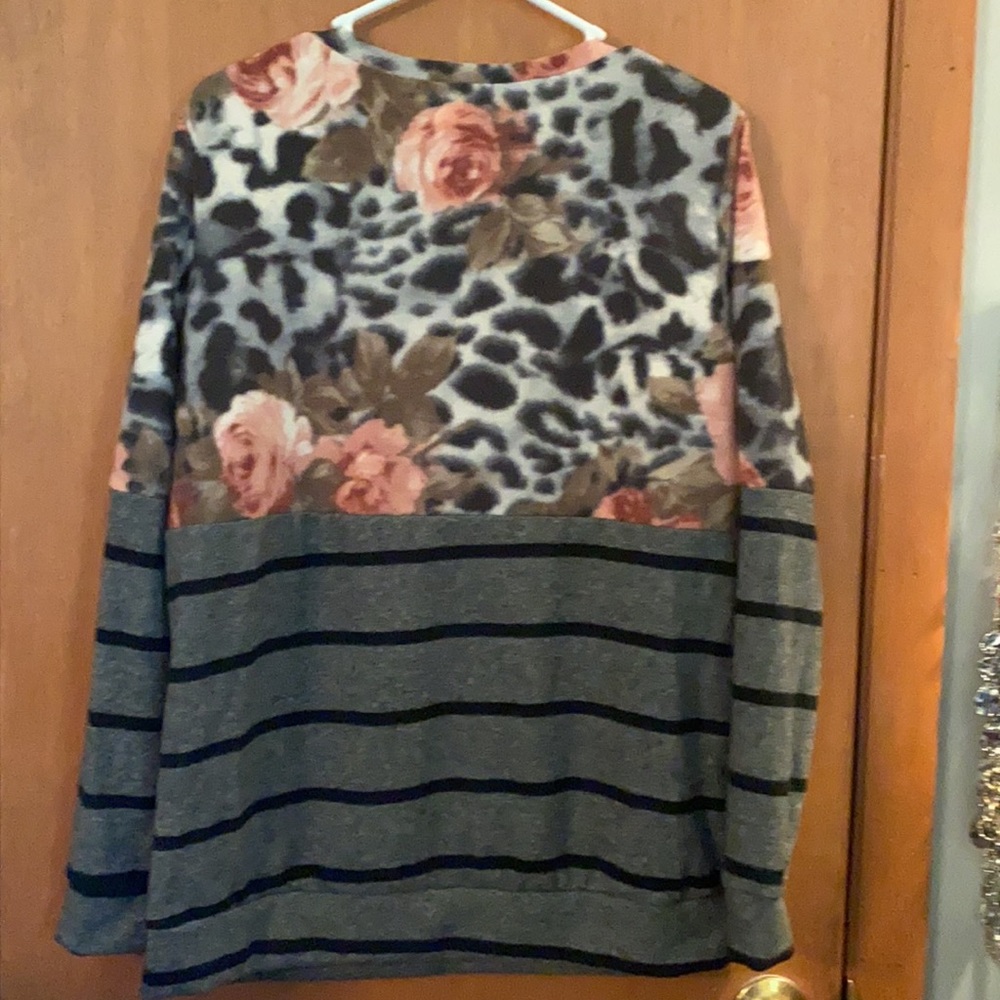 Again Top - Size L - Picture 2 of 5